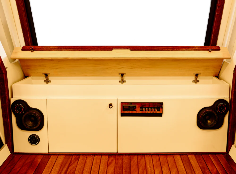 Amfi ve hoparlör sistemi